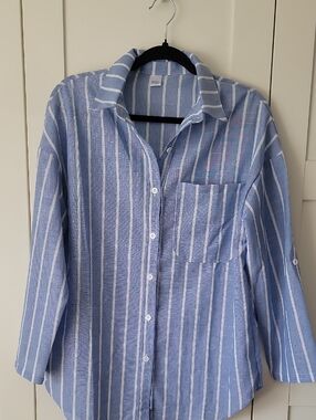 ❄️3/$30 Blue And White Striped Button-Up Shirt